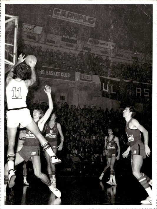Foto campo Originale Cinzano Milano vs Mobilgirgi Varese Basket  '70 (11)