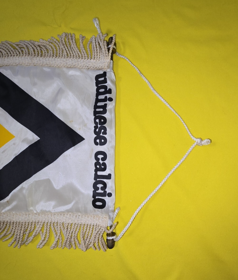 Gagliardetto Pennant Udinese Calcio Zanussi anni 80 in tessuto originale