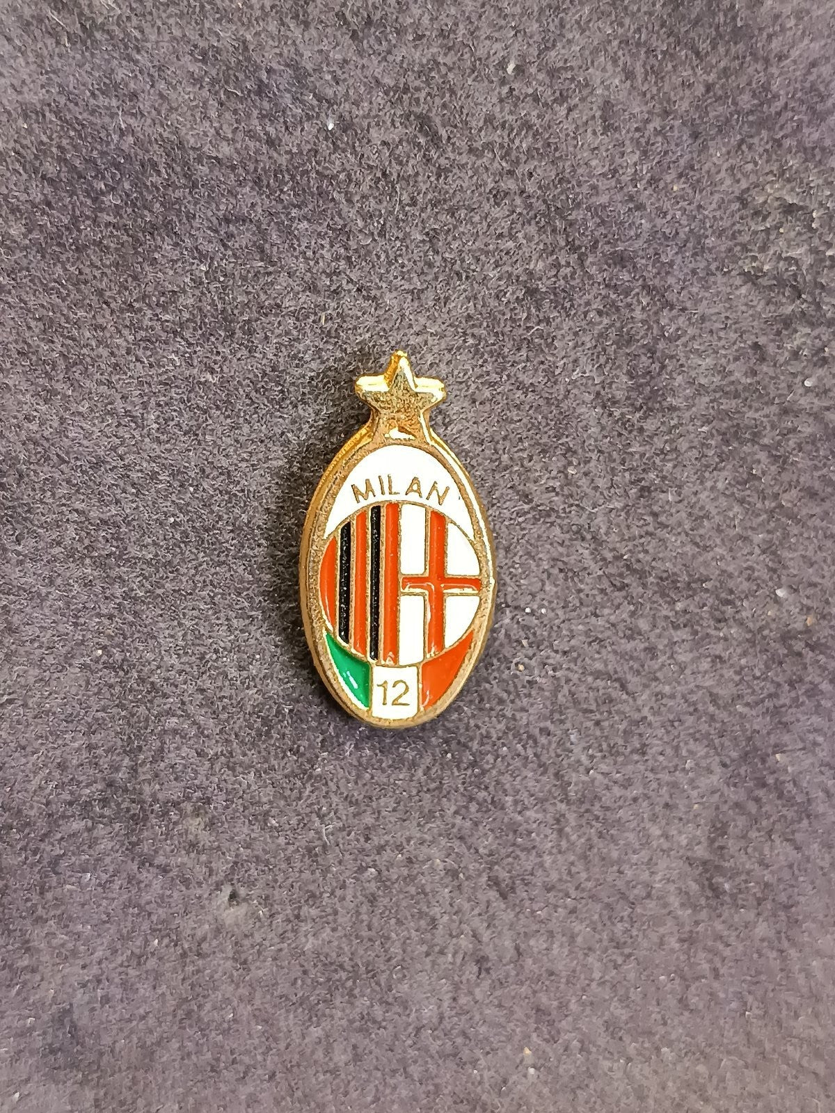 old pins Pin Badge Spilla A.C.Milan ovale 12 stella scudetti senza piedino 239