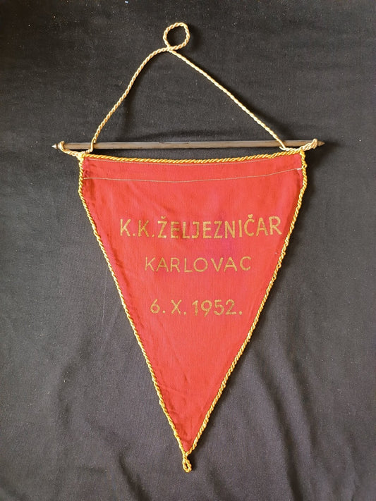 Gagliardetto Pennant K.K. �eljezni?ar Karlovac Jugoslavia 1952 Vintage