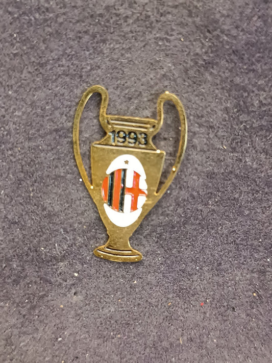 Old Pins Pin Badge Spilla A.C.Milan Coppa campioni 1993 no ferma piedino 500