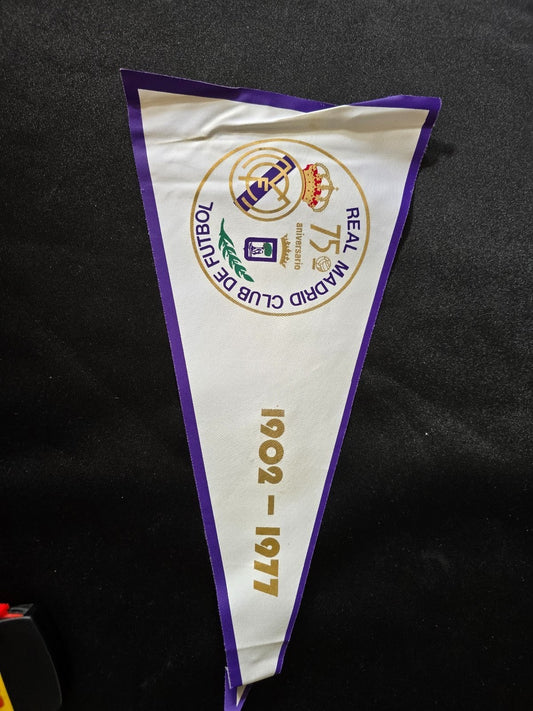 Gagliardetto Pennant fanion bander�n Real Madrid C.de F.  75� 1902/1977