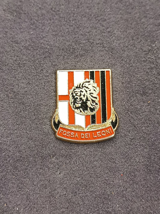 Old Pins Pin Badge Spilla A.C.Milan F.d.L. Fossa dei Leoni  no fermapiedino 365