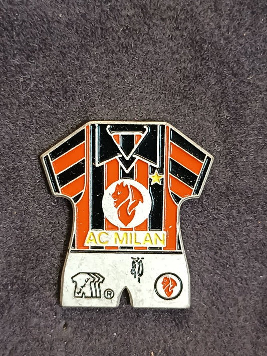 Old Pins Pin Badge Spilla A.C.Milan maglia milan  senza piedino 279
