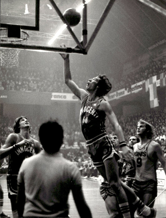 Foto campo Originale INNOCENTI MIlano vs IGNIS Basket  (BOB MORSE) ANNI 70