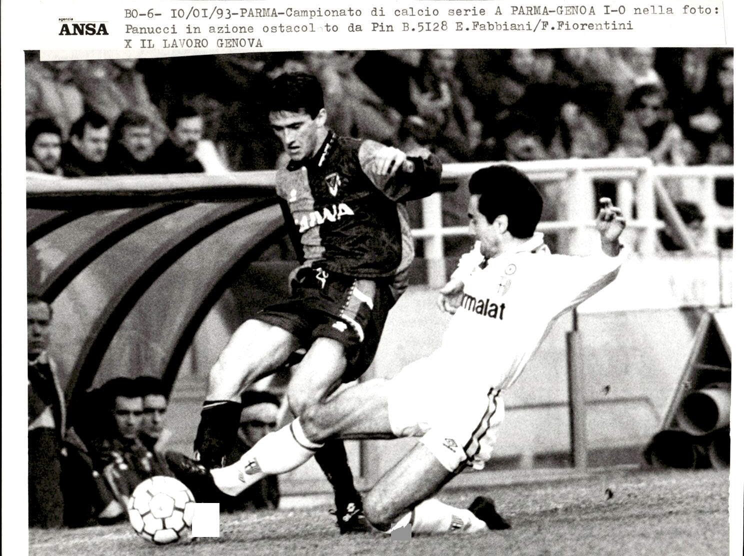 Foto fotografia d'agenzia calciatore squadra calcio Genoa Panuccu contro Pin
