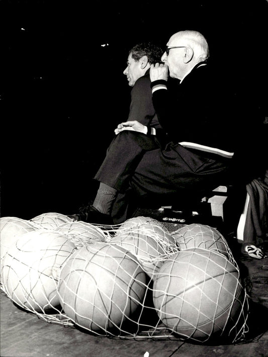Foto campo Originale Simmenthal Olimpia Milano anni  60 tecnici in panchina