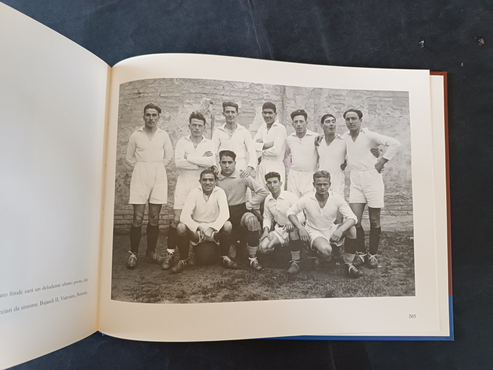 La maglia granata Reggio Emilia e la sua squadra Copia omaggio