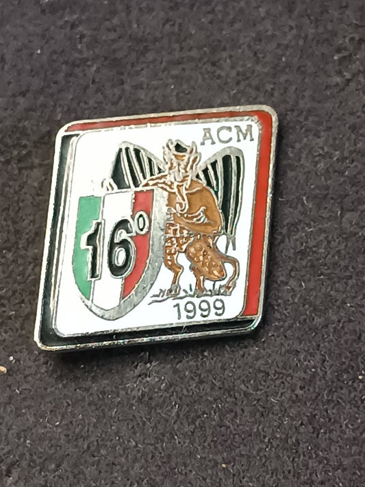 Pins Pin Badge Spilla A.C.Milan scudo  campione 16 1999 spilla da giacca 571