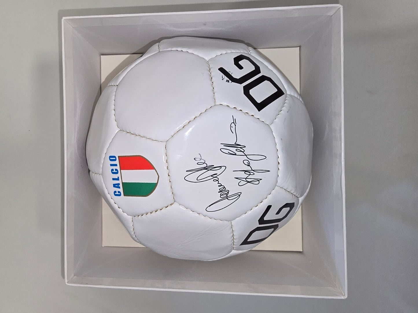 Dolce & Gabbana Libro "CALCIO" 2003 Del Piero e altri pallone in cuoio numerato
