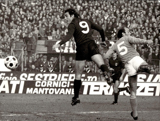 Foto fotografia d'agenzia calciatore squadra calcio Torino Graziani