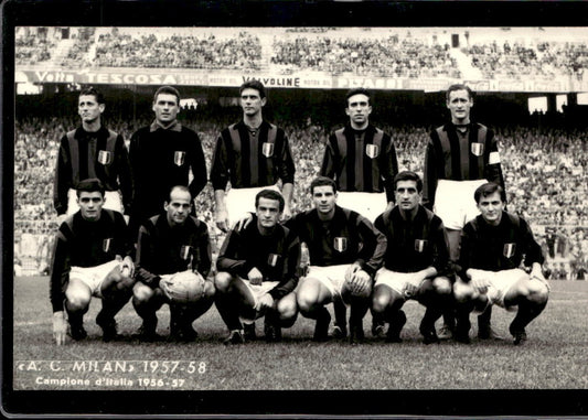 Cartolina formazione squadra Milan 1957-58 campione d'Italia 1956-57