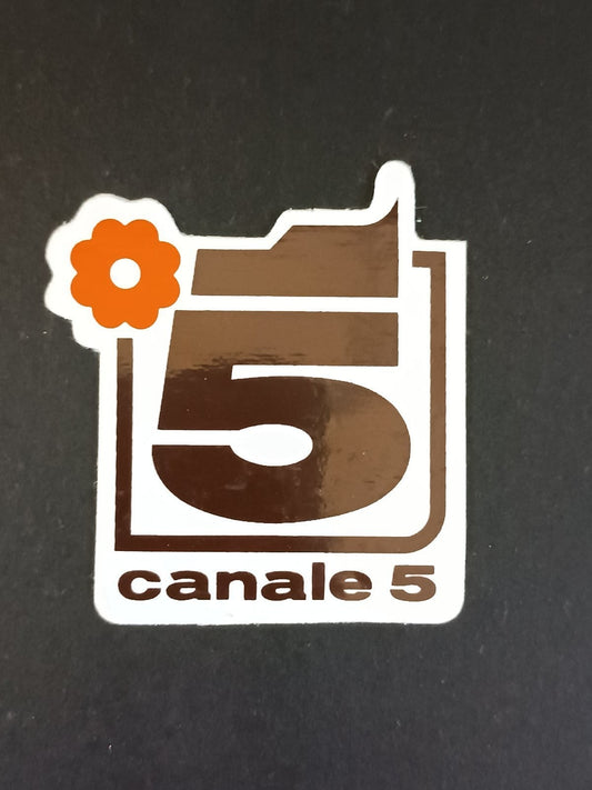 Adesivo Canale 5 sagomato