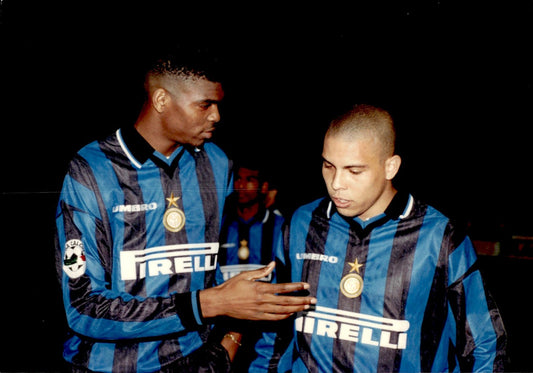 fotografia originale Inter RONALDO & KANU in campo
