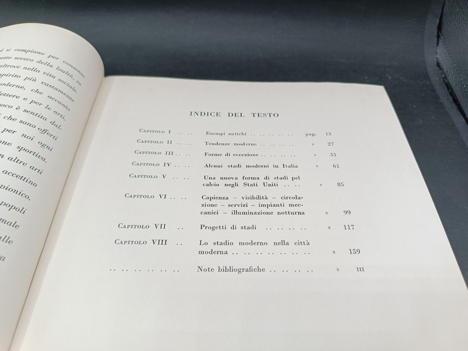 Volume illustrato Stadi Esempi, tendenze, progetti Hoepli 1934