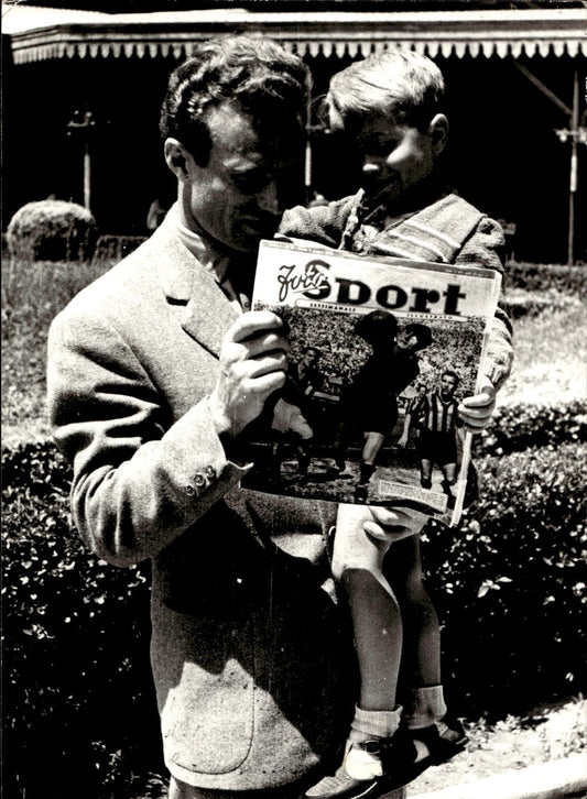 Foto Sandrino Mazzola in braccio al padre 1946 foto agenzia Terreni