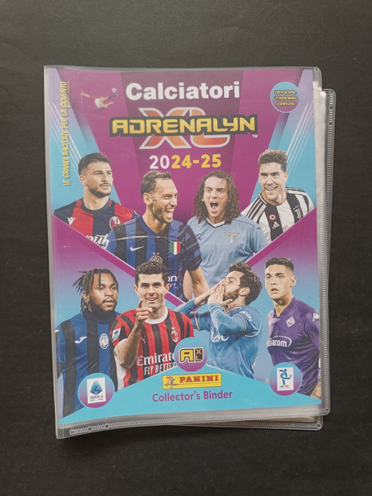 Raccoglitore vuoto Panini Adrenalyn XL Calciatori 2024-25 con guida e poster
