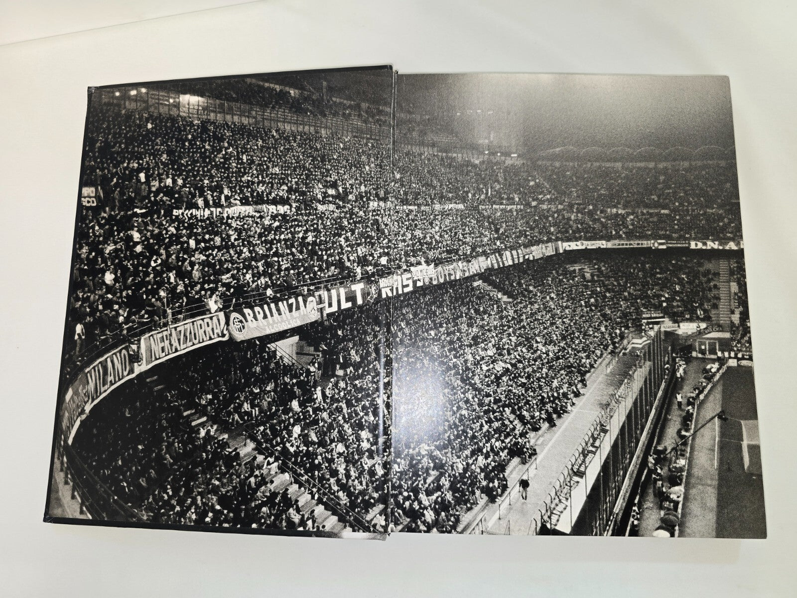 Dolce & Gabbana Libro "CALCIO" 2003 Del Piero e altri pallone in cuoio numerato