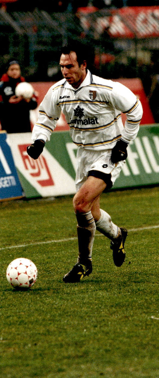 Foto fotografia d'agenzia calciatore squadra calcio Parma 1