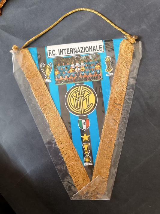 gagliardetto fanion pennant Internazionale fc milano  1908 anni 80 con squadra