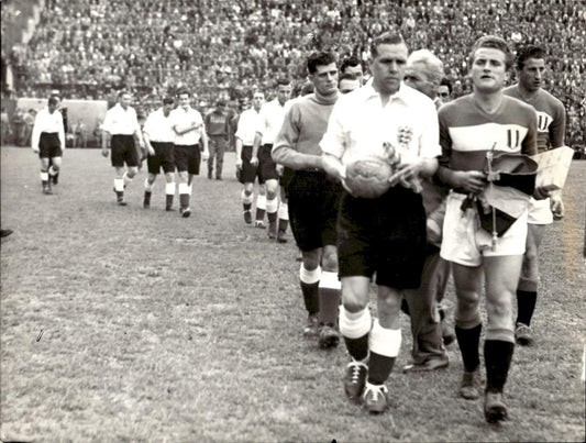 Foto Italia B-Inghilterra B 5-0 le squadre entrano in campo Mazzola Pennant