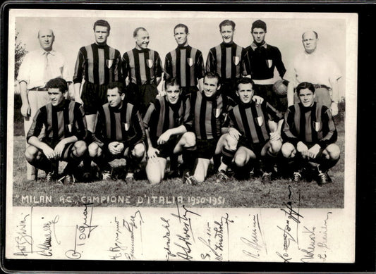 Cartolina Formazione A.C Milan campione d'Italia 1950-1951 autografata