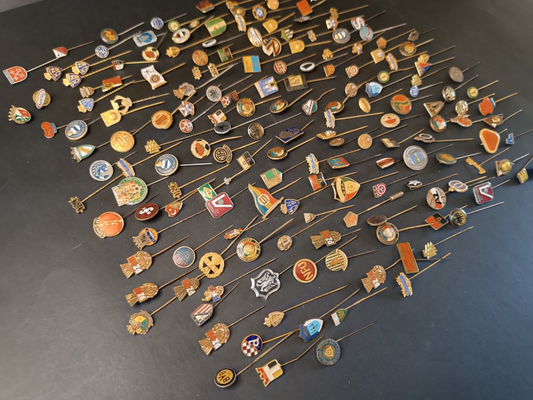 lotto FERMA CRAVATTE varie nazioni calcio soccer pins - pz 170 (H)